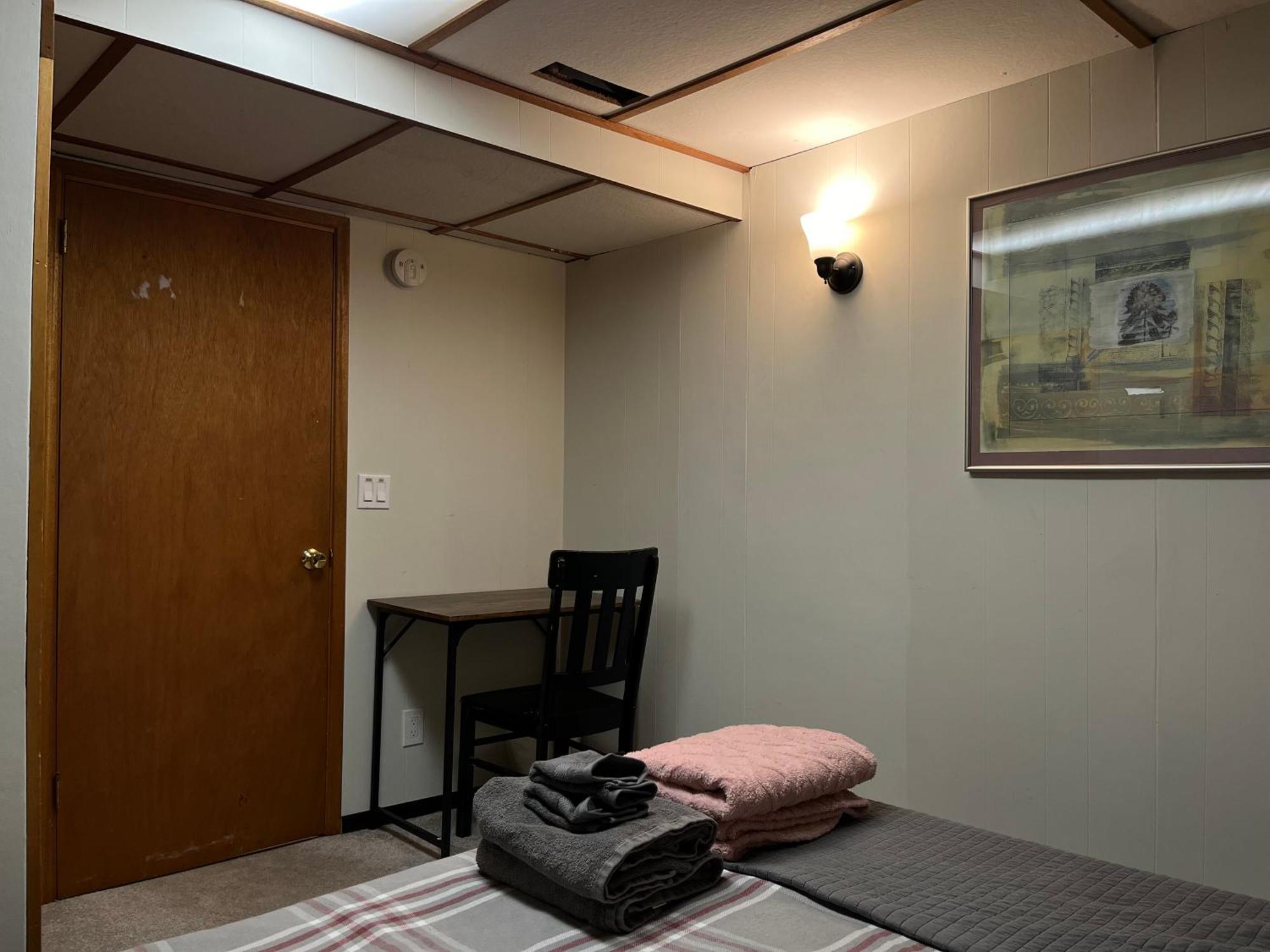 Seaview Hideaway Heated Floors, Free Parking Holiday home *